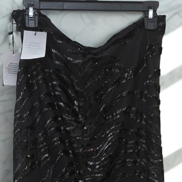 ✨ NBD “The Mira” Black Sequin Maxi Skirt – Elegant Evening Glam ✨ - Picture 2 of 6